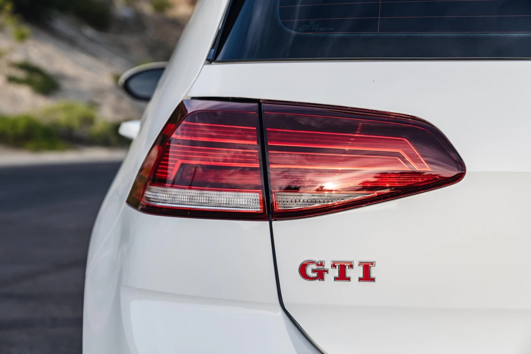 2019 Volkswagen GTI Mk7 - Image 16 of 31