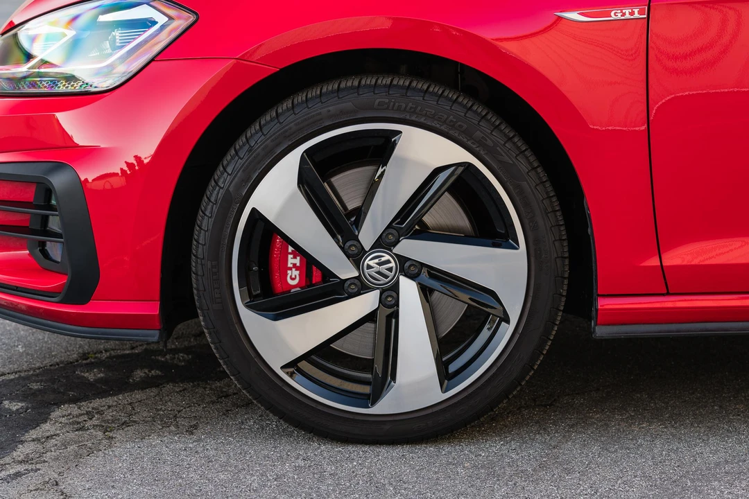 2019 Volkswagen GTI Mk7 - Image 24 of 31
