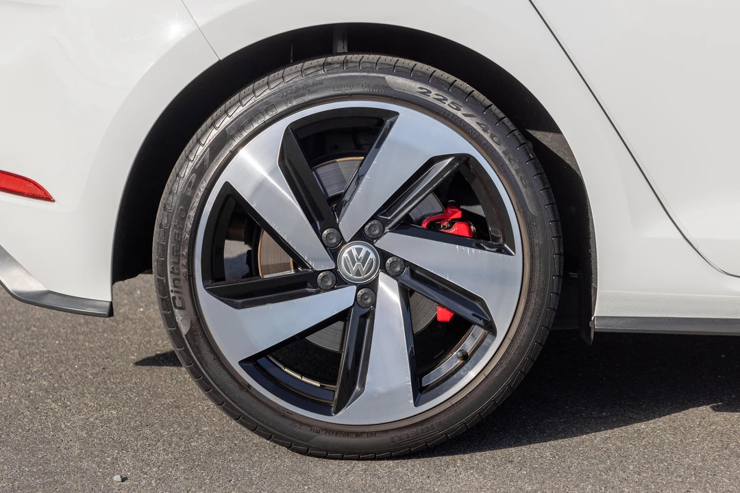 2019 Volkswagen GTI Mk7 - Image 26 of 31