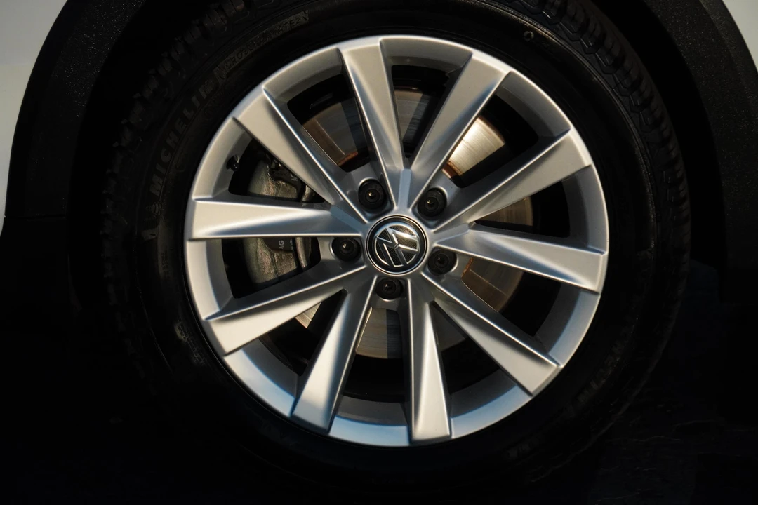 2019 Volkswagen Golf Mk7 - Image 25 of 31