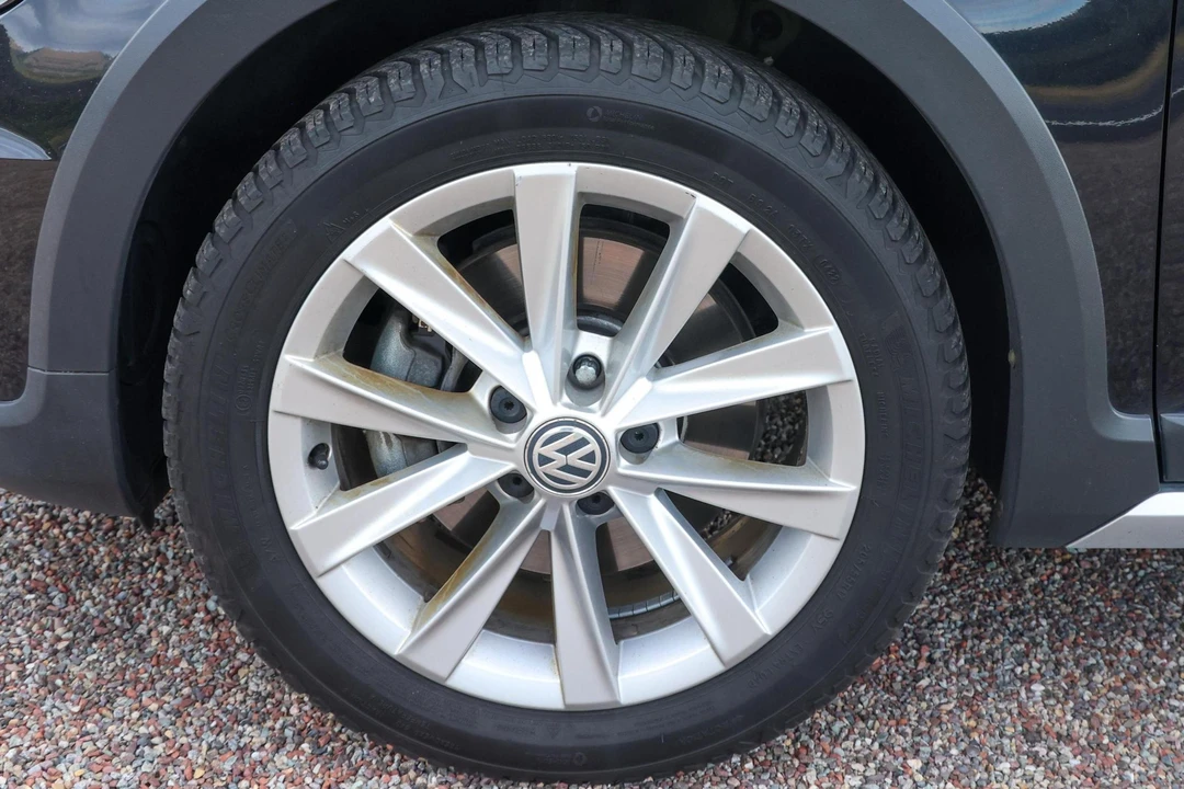 2019 Volkswagen Golf Mk7 - Image 17 of 31