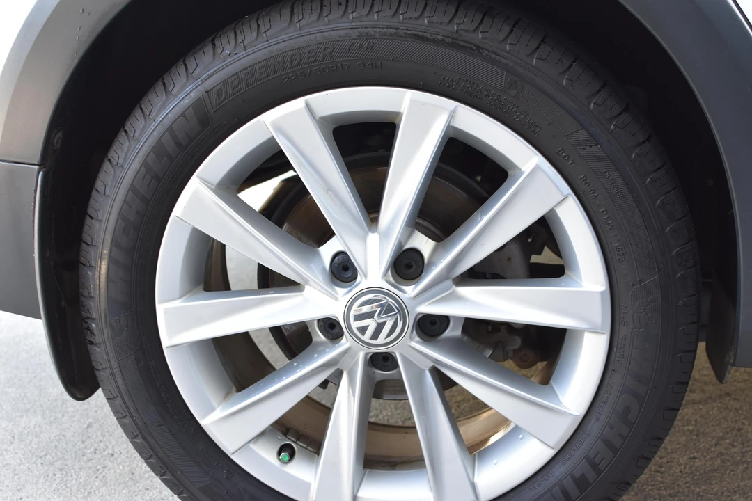 2019 Volkswagen Golf Mk7 - Image 24 of 31