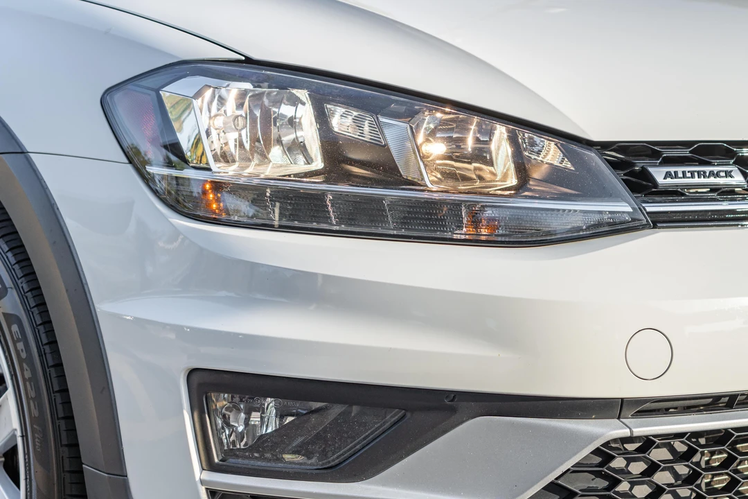 2019 Volkswagen Golf Mk7 - Image 11 of 31