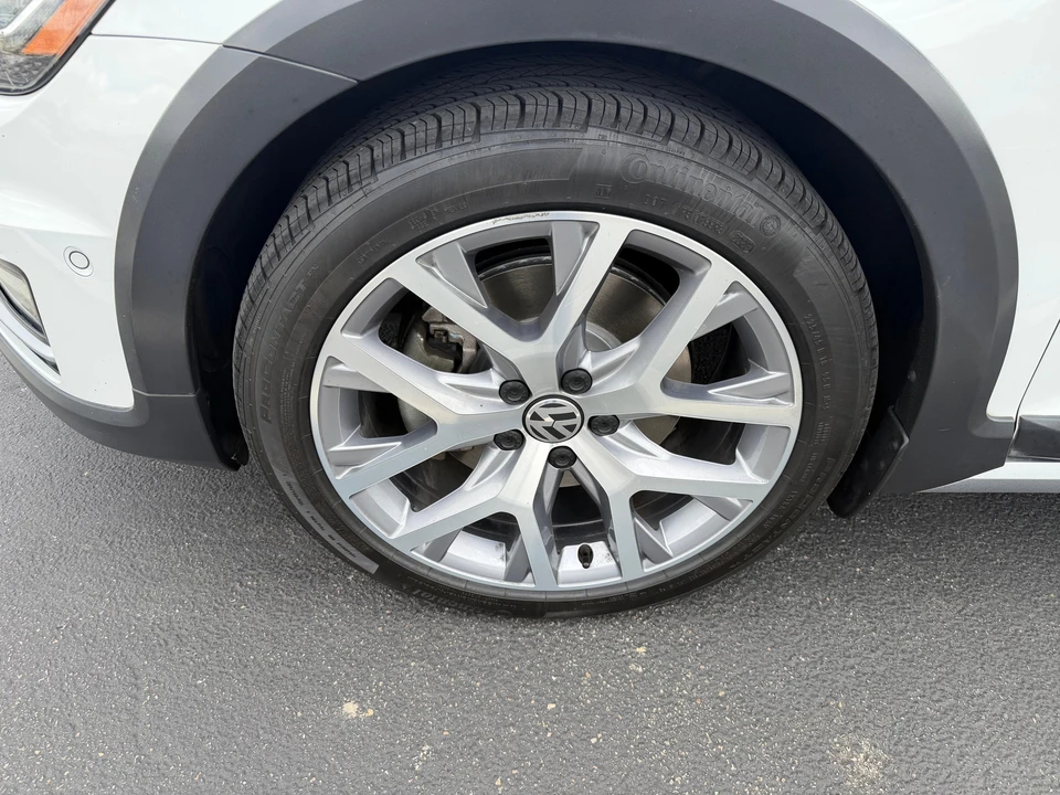 2019 Volkswagen Golf Mk7 - Image 24 of 31