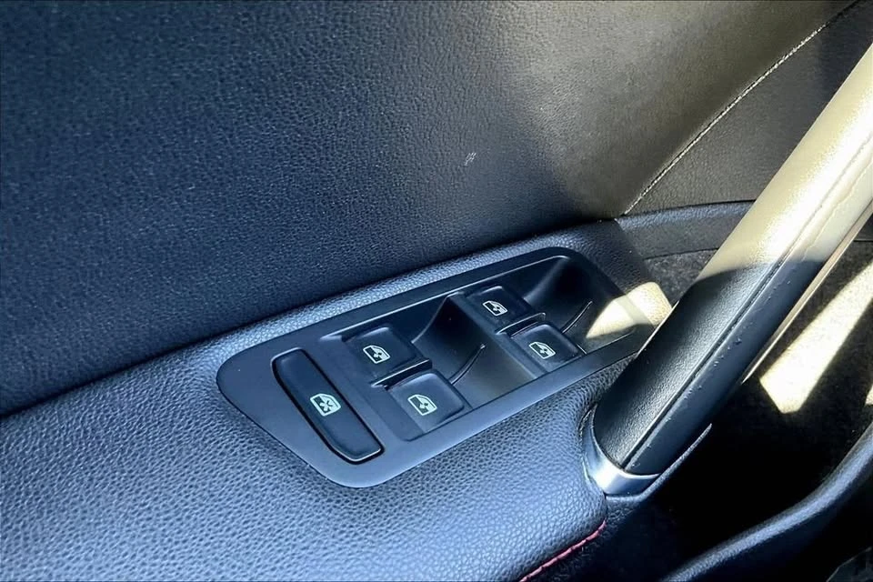 2019 Volkswagen GTI Mk7 - Image 11 of 20