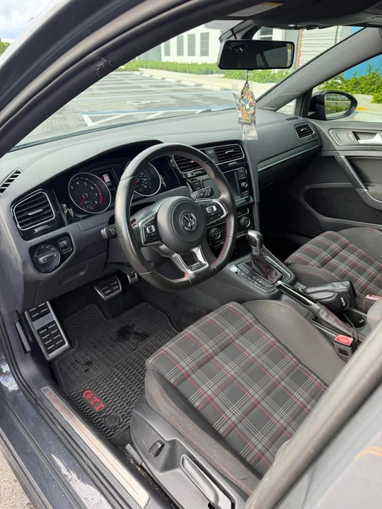 2019 Volkswagen GTI Mk7 - Image 8 of 11