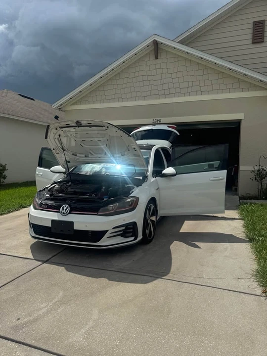 2019 Volkswagen GTI Mk7 - Image 4 of 10