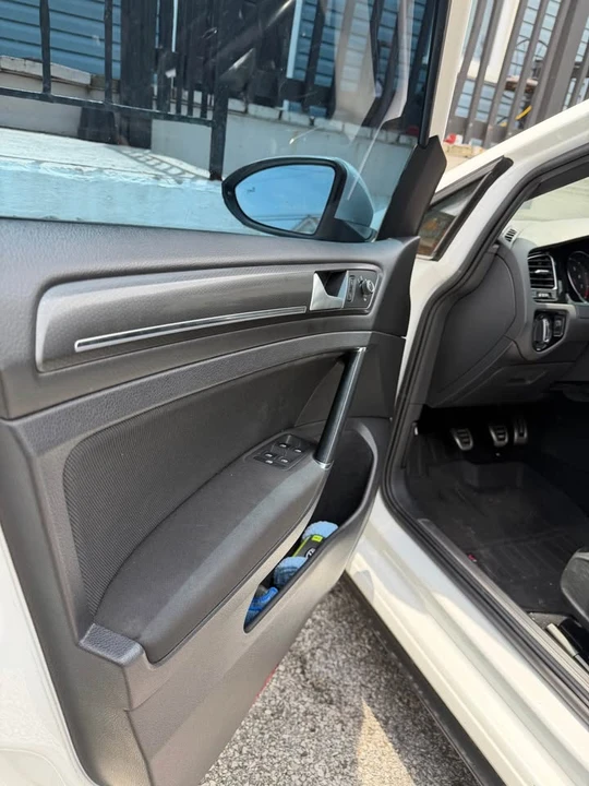 2019 Volkswagen GTI Mk7 - Image 8 of 9