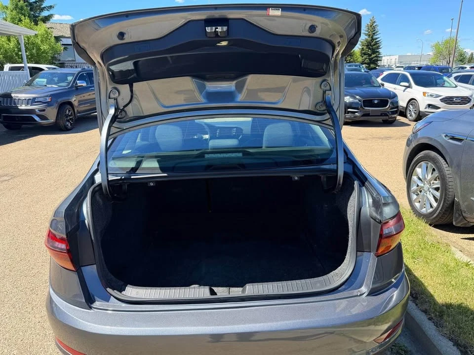 2019 Volkswagen Jetta - Image 6 of 10