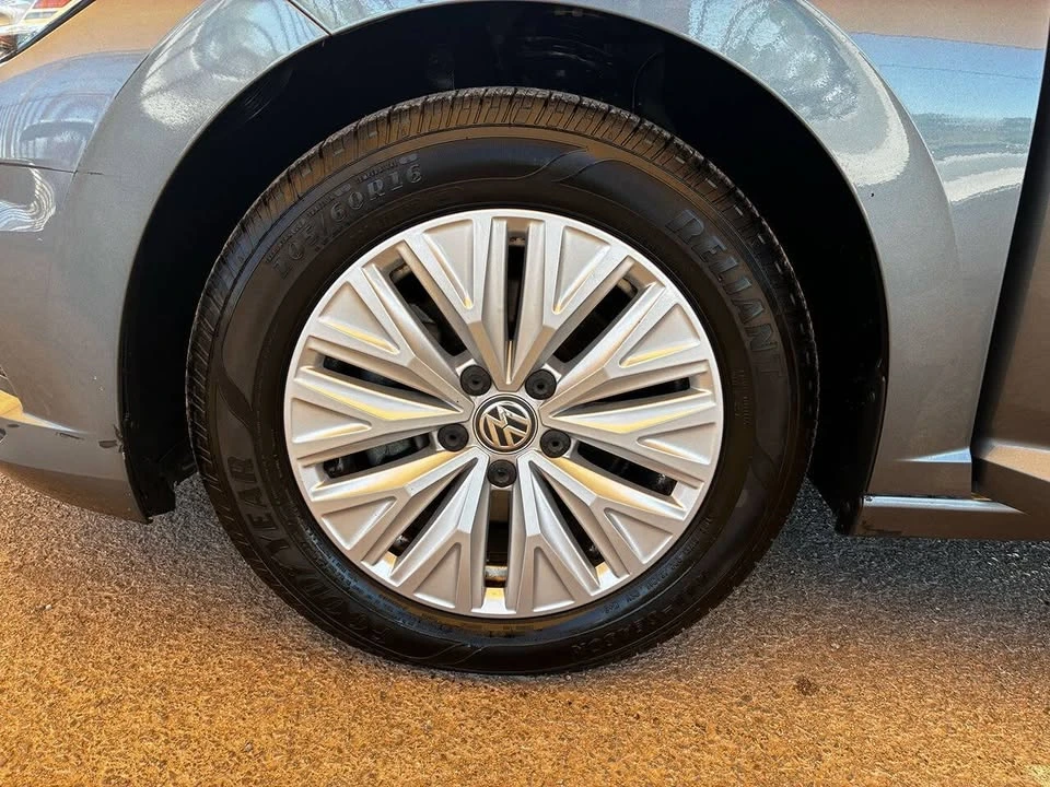 2019 Volkswagen A6 Jetta - Image 8 of 13