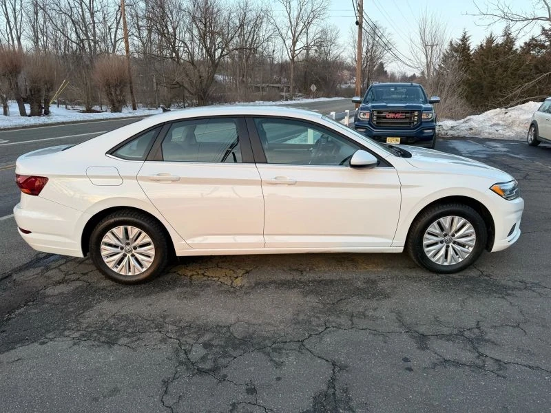 2019 Volkswagen A7 Jetta - Image 8 of 12
