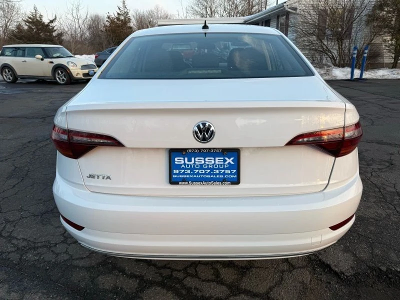 2019 Volkswagen A7 Jetta - Image 6 of 12