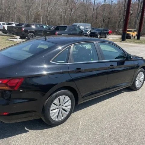 2019 Volkswagen A7 Jetta - Image 9 of 12
