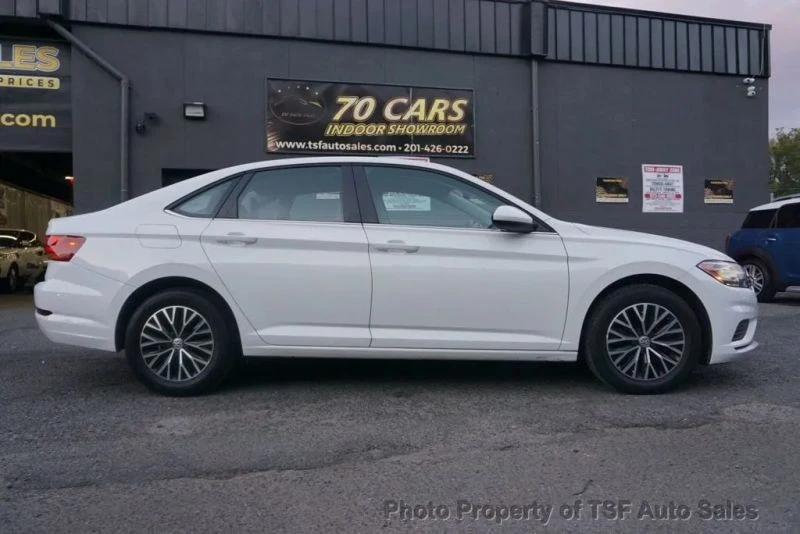 2019 Volkswagen A7 Jetta - Image 9 of 12
