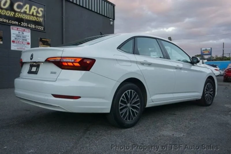 2019 Volkswagen A7 Jetta - Image 8 of 12