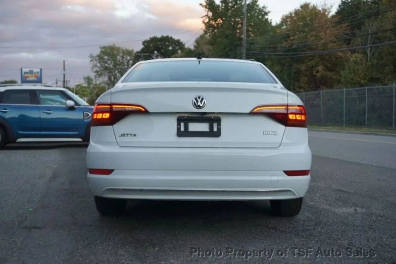 2019 Volkswagen A7 Jetta - Image 7 of 12