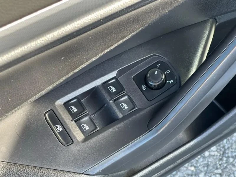 2019 Volkswagen A7 Jetta - Image 10 of 12
