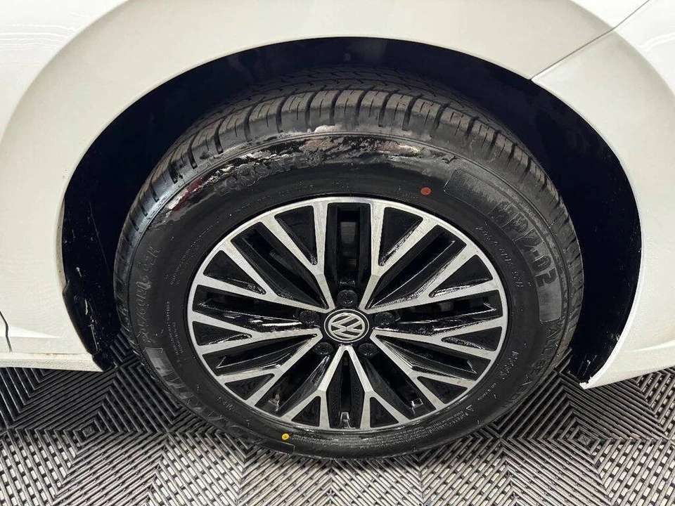 2019 Volkswagen A7 Jetta - Image 18 of 21
