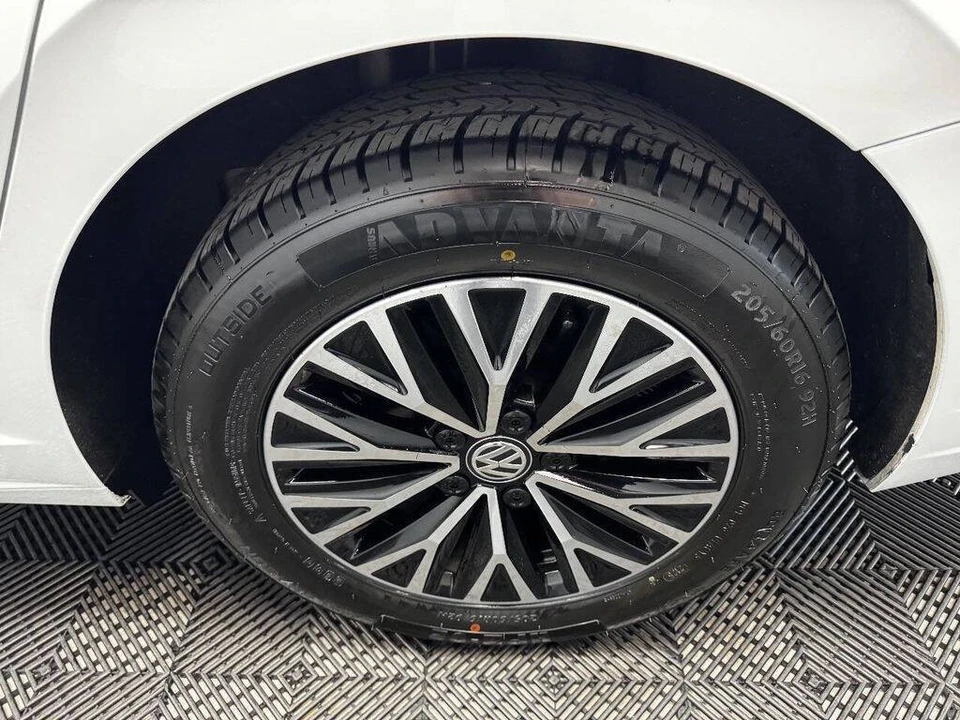 2019 Volkswagen A7 Jetta - Image 20 of 21