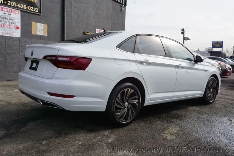 2019 Volkswagen A7 Jetta - Image 8 of 12