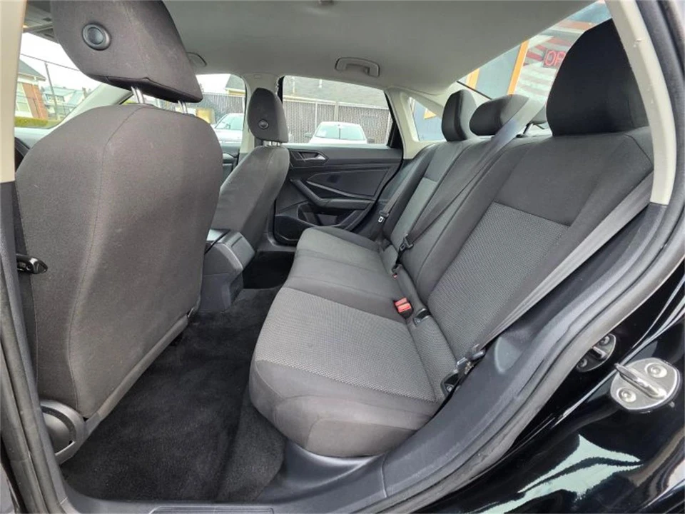 2019 Volkswagen A6 Jetta - Image 10 of 18