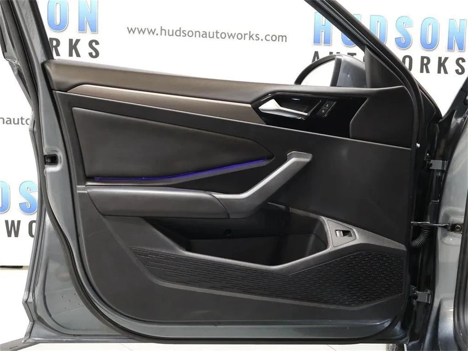 2019 Volkswagen A6 Jetta - Image 10 of 31