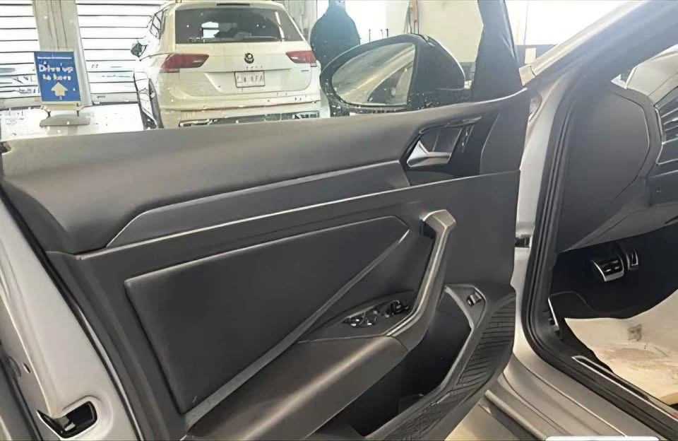 2019 Volkswagen A7 Jetta - Image 9 of 16