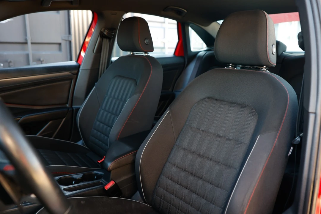 2019 Volkswagen A7 Jetta - Image 8 of 12