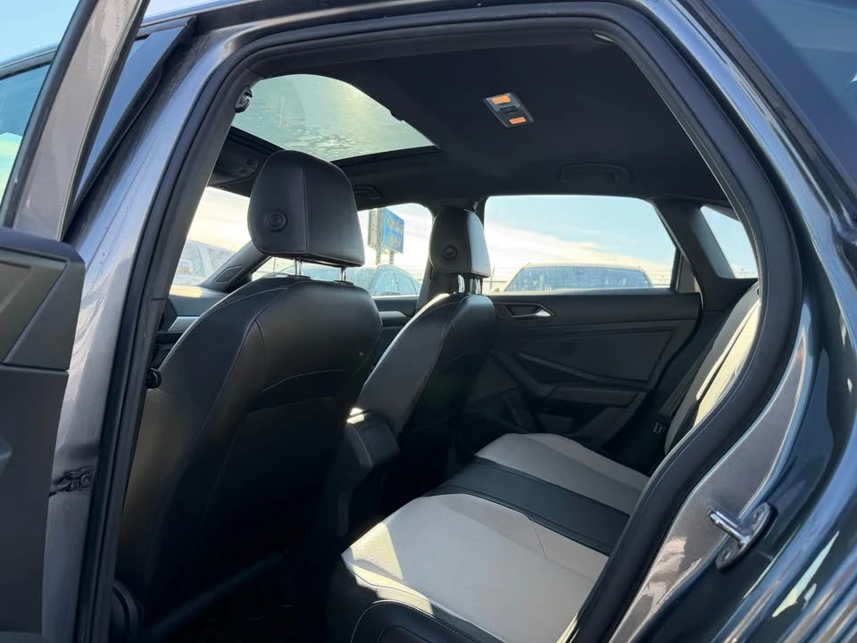 2019 Volkswagen A7 Jetta - Image 9 of 14