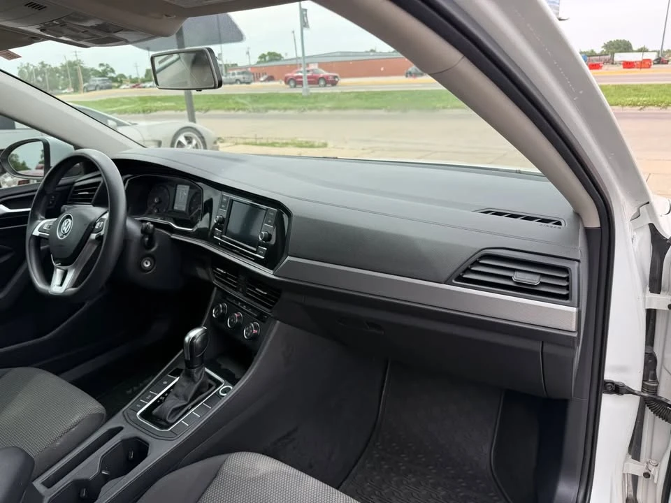 2019 Volkswagen A7 Jetta - Image 10 of 20