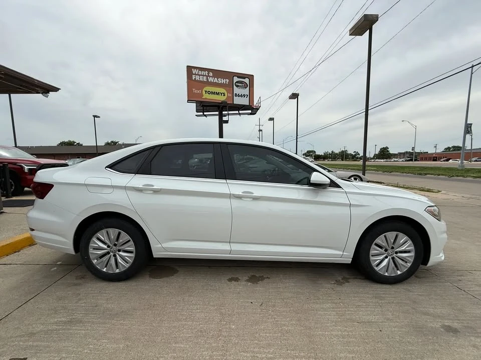2019 Volkswagen A7 Jetta - Image 8 of 20