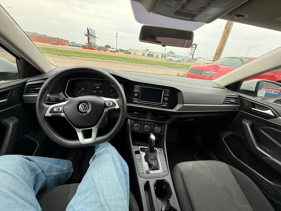 2019 Volkswagen A7 Jetta - Image 18 of 20