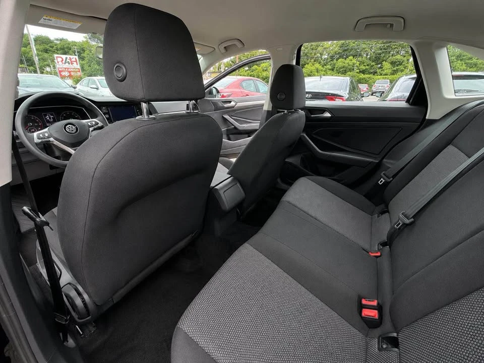2019 Volkswagen A7 Jetta - Image 10 of 13
