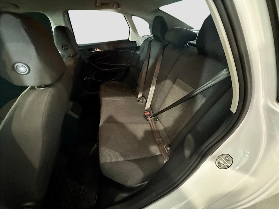 2019 Volkswagen A7 Jetta - Image 12 of 16