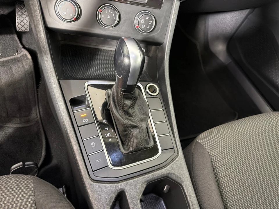 2019 Volkswagen A7 Jetta - Image 18 of 21