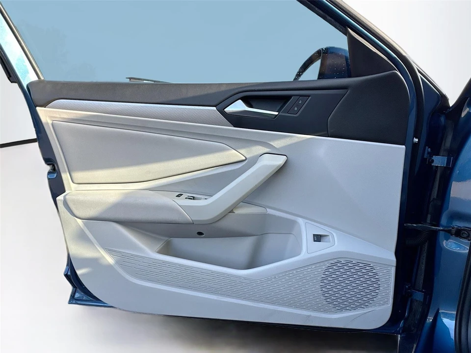2019 Volkswagen A7 Jetta - Image 17 of 21