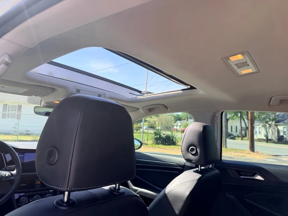 2019 Volkswagen A7 Jetta - Image 14 of 19