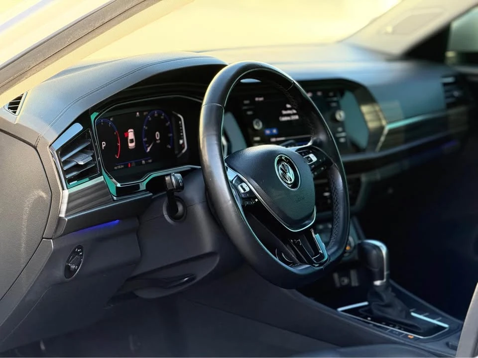 2019 Volkswagen A7 Jetta - Image 8 of 17