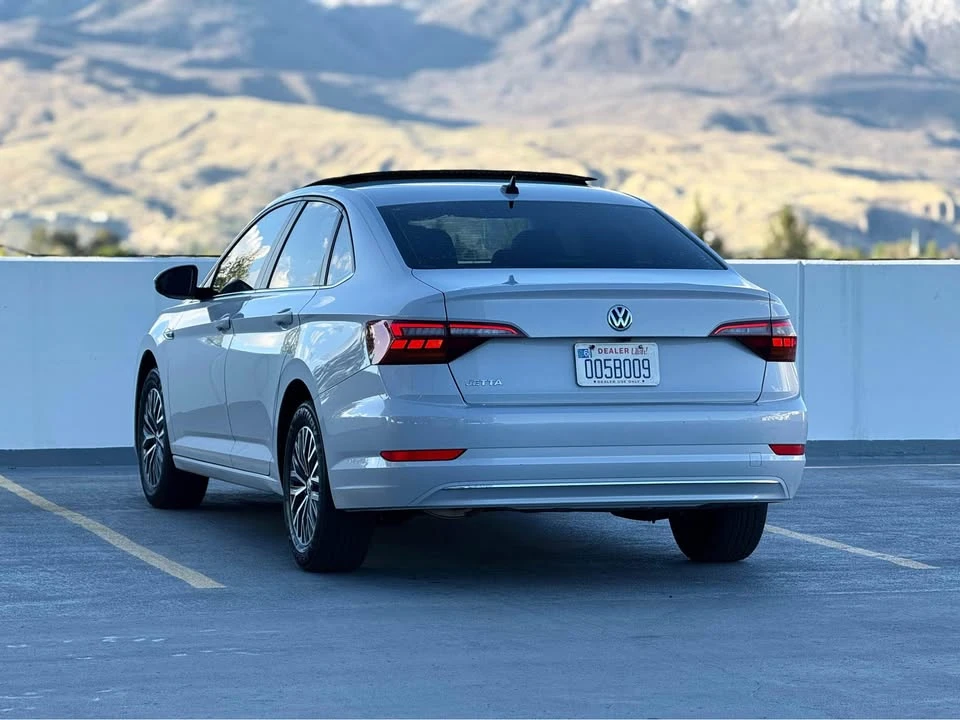 2019 Volkswagen A7 Jetta - Image 4 of 17