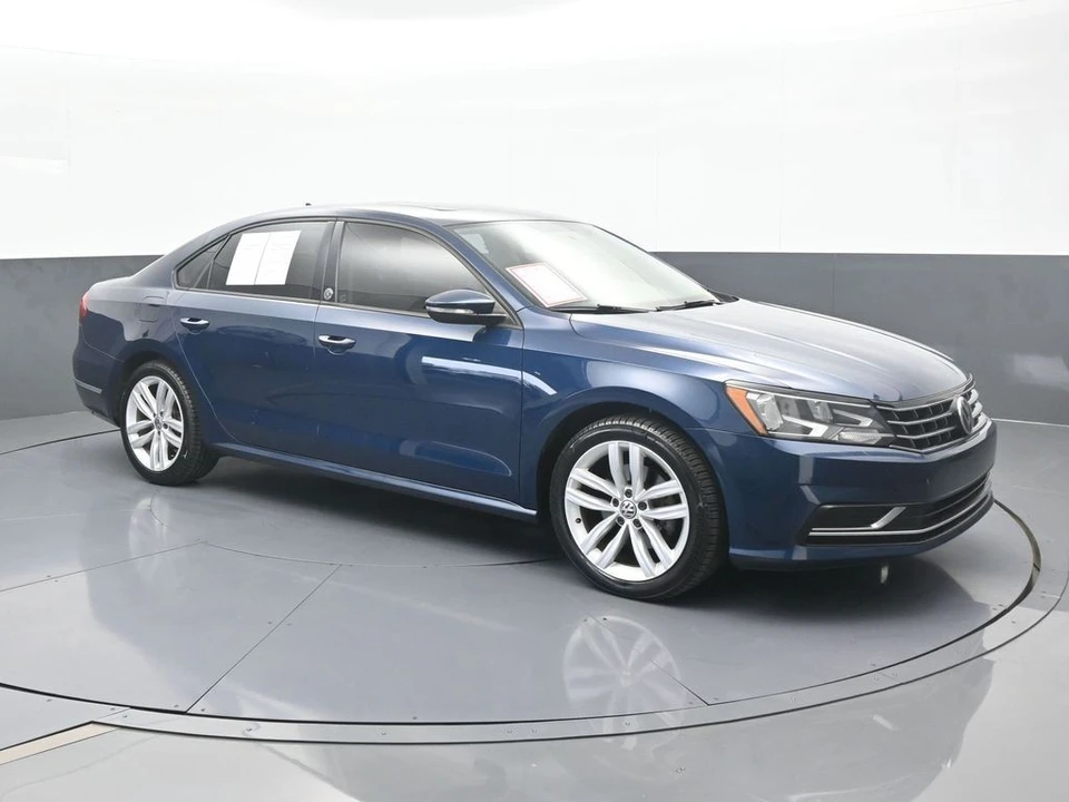 2019 Volkswagen Passat - Image 8 of 12