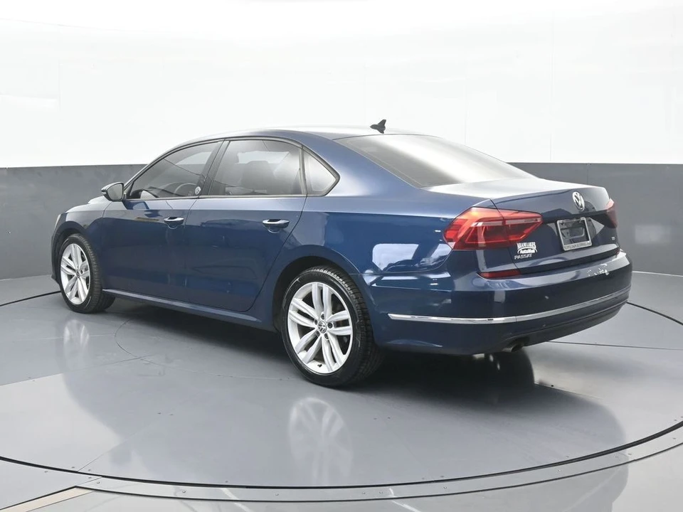 2019 Volkswagen Passat - Image 4 of 12