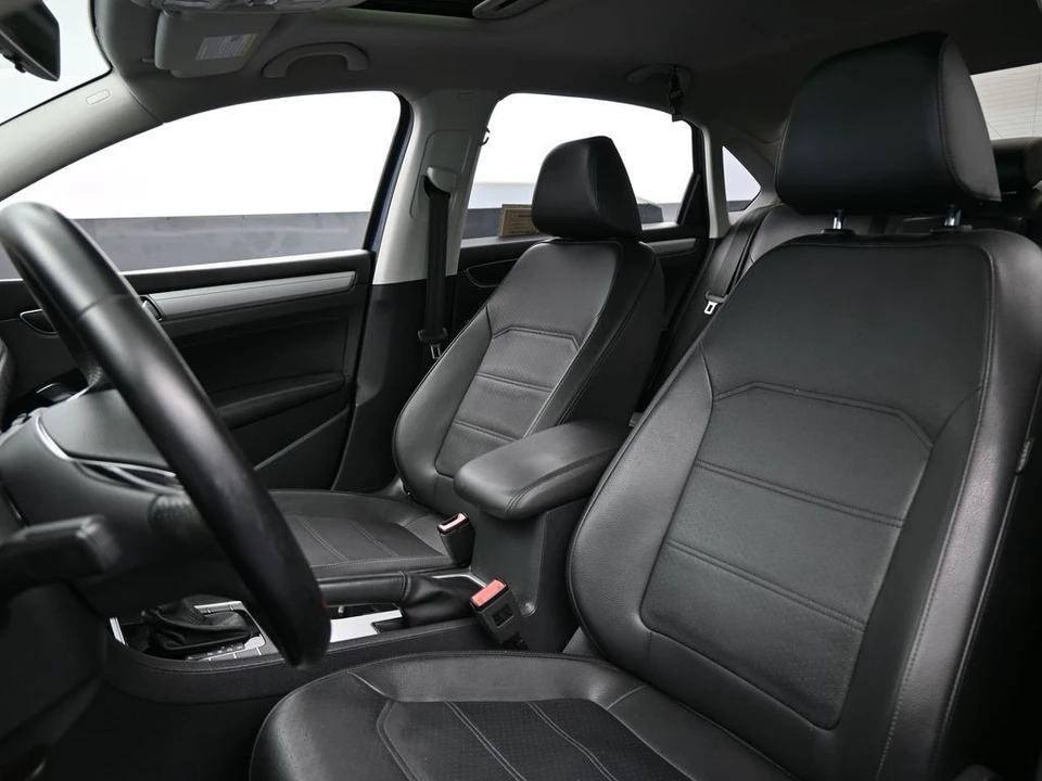 2019 Volkswagen Passat - Image 10 of 12