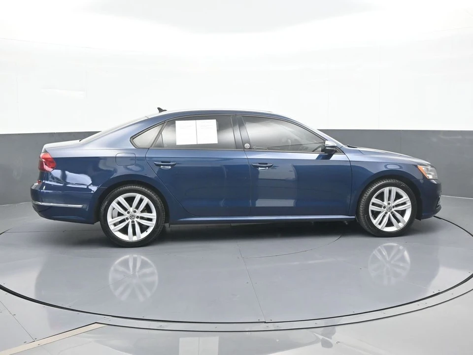 2019 Volkswagen Passat - Image 7 of 12