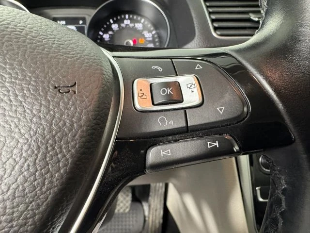 2019 Volkswagen Passat - Image 16 of 21