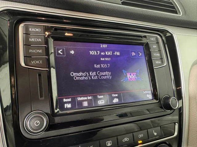 2019 Volkswagen Passat - Image 19 of 21