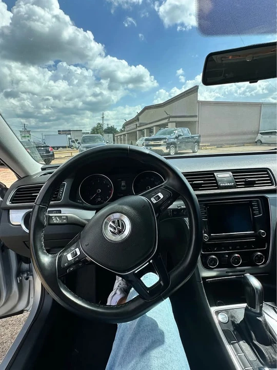 2019 Volkswagen Passat - Image 9 of 10
