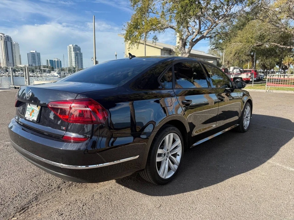 2019 Volkswagen Passat - Image 18 of 21