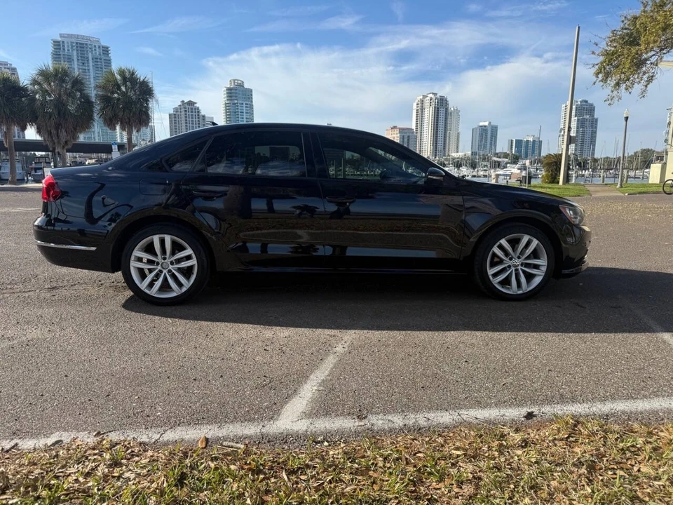 2019 Volkswagen Passat - Image 13 of 21