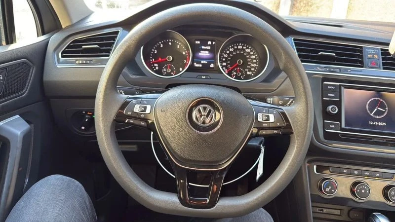 2019 Volkswagen Tiguan - Image 10 of 12
