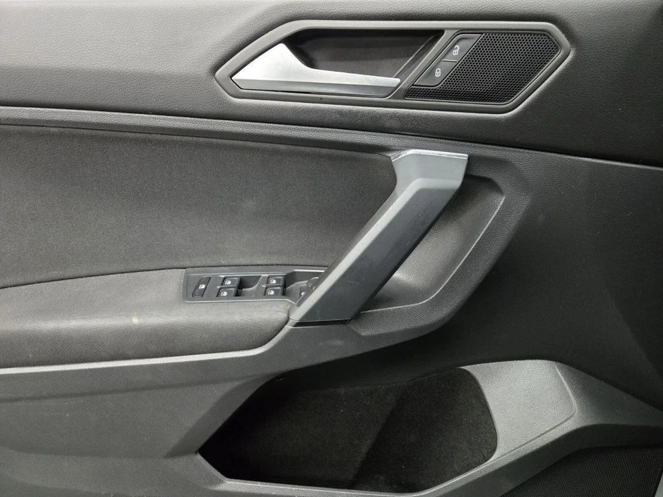 2019 Volkswagen Tiguan - Image 14 of 21